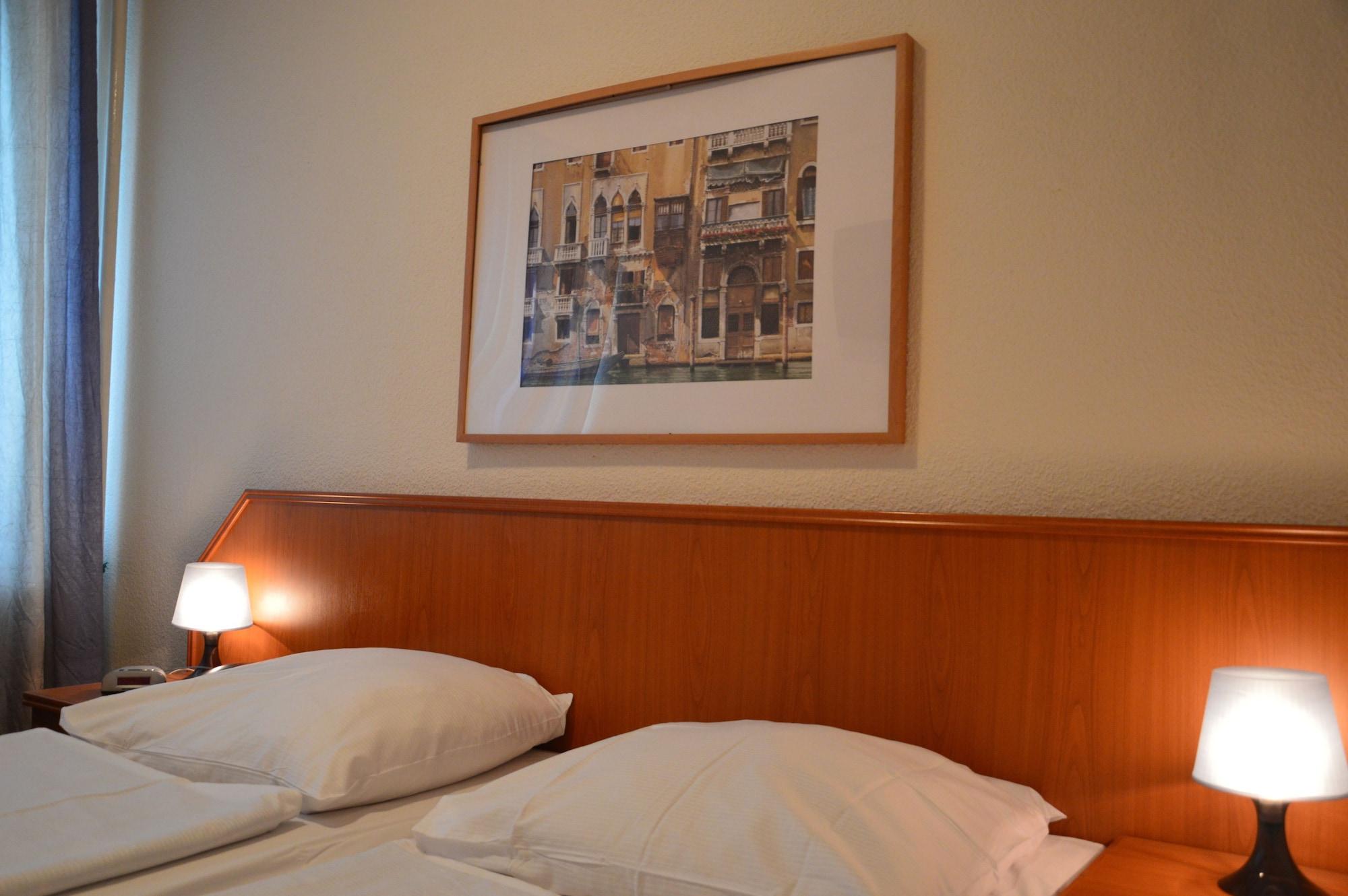 Hotel Mercedes/Centrum Hamburg Luaran gambar