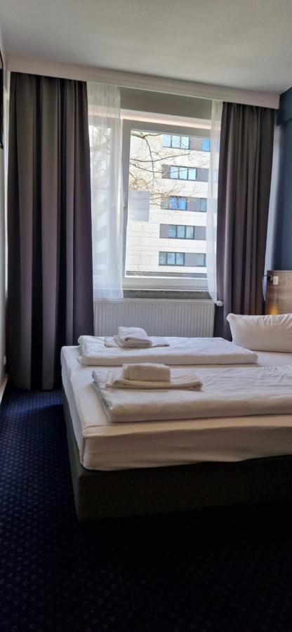 Hotel Mercedes/Centrum Hamburg Luaran gambar