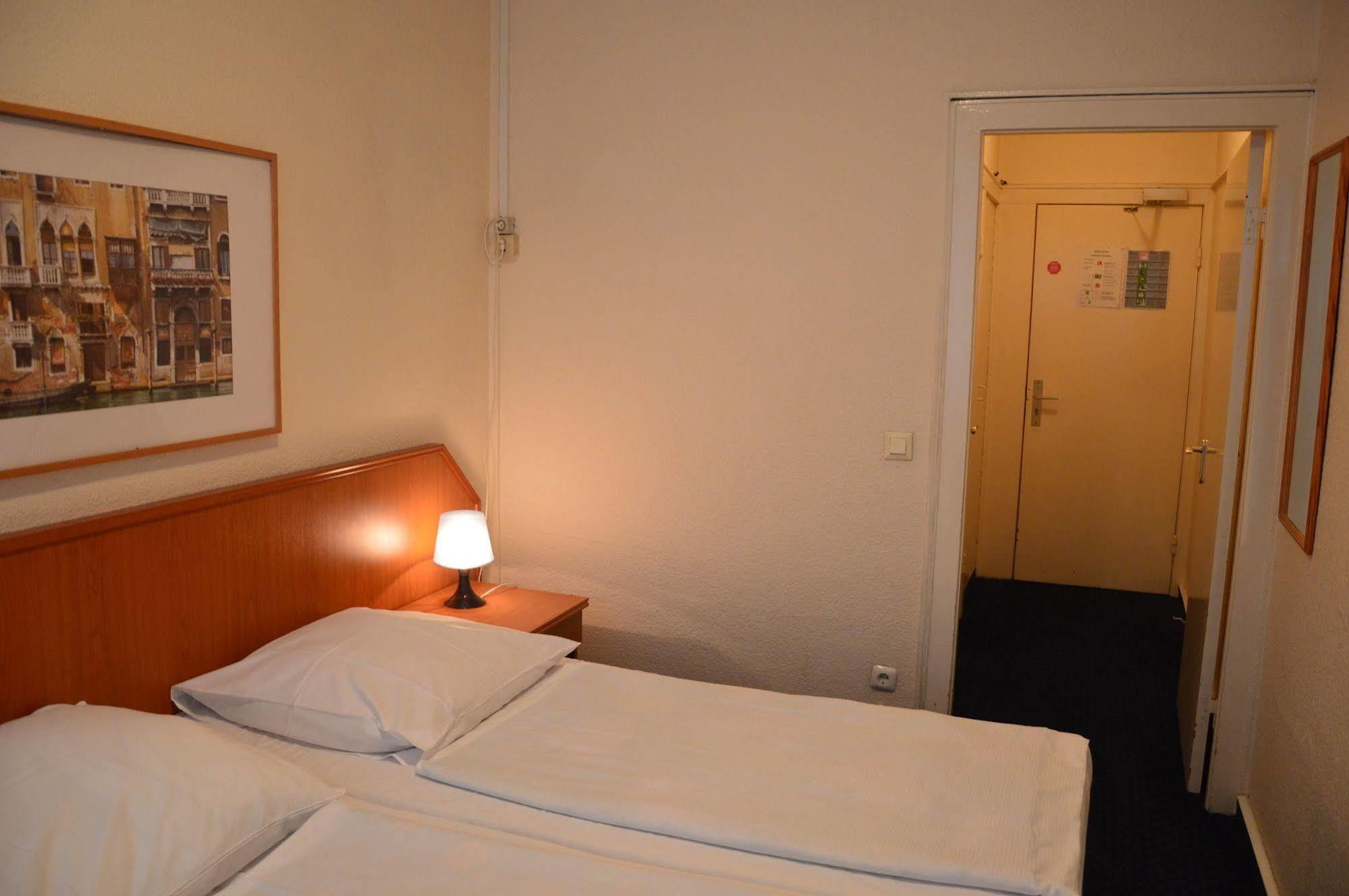 Hotel Mercedes/Centrum Hamburg Luaran gambar
